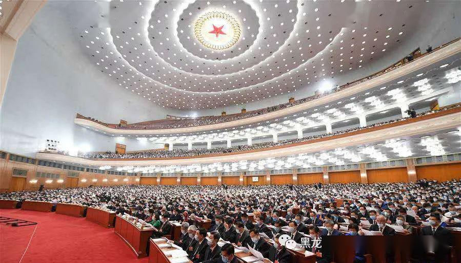 经济管理系组织学生观看两会开幕式 提升接待业务素养